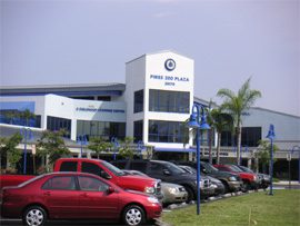 Pines 200 Plaza