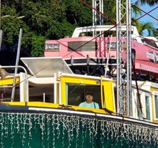 advanced roofing winterfest boat parade award winnter community spirit 2