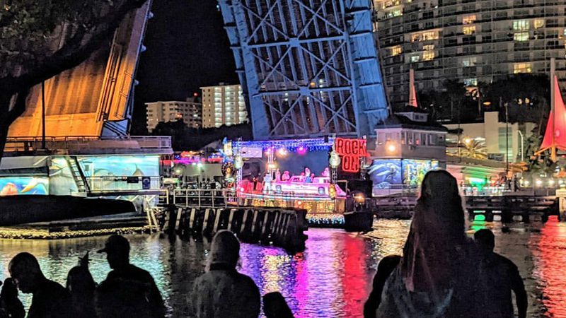 advanced roofing winterfest boat parade award winnter community spirit