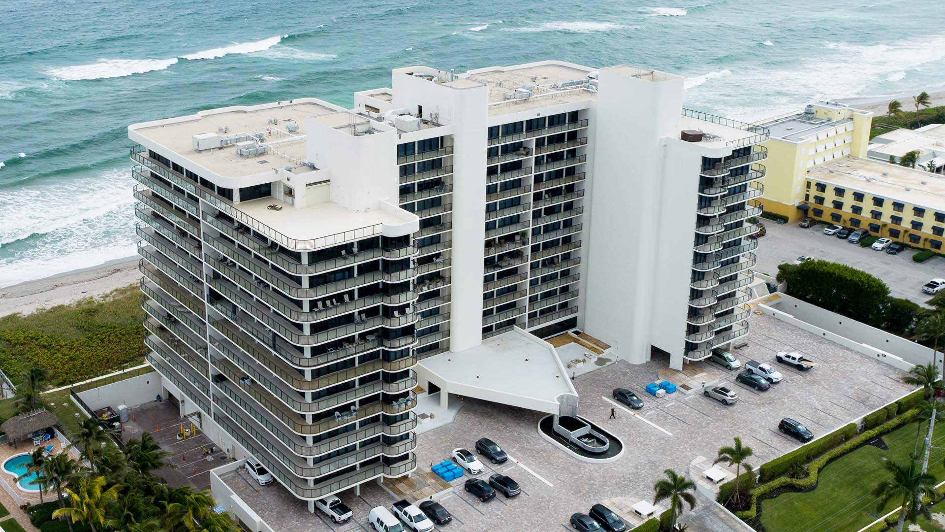 Villa Magna Condo Re-Roofing Hero