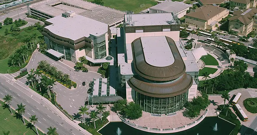 Kravis-Center a commercial building with a white roof in Fort Lauderdale