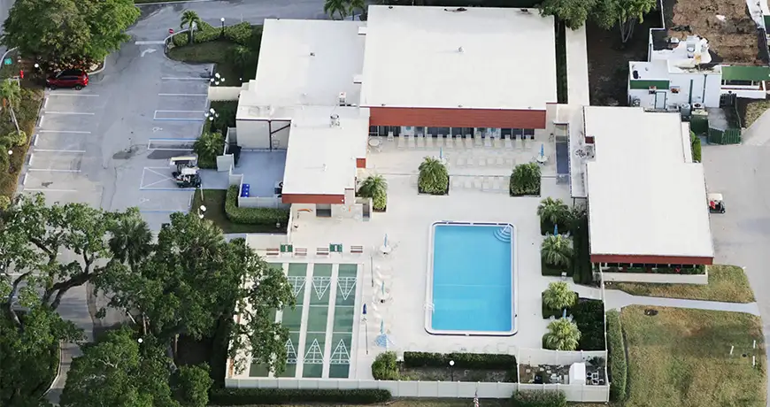 Vista Royale ARI a building with a flat roof in Orlando